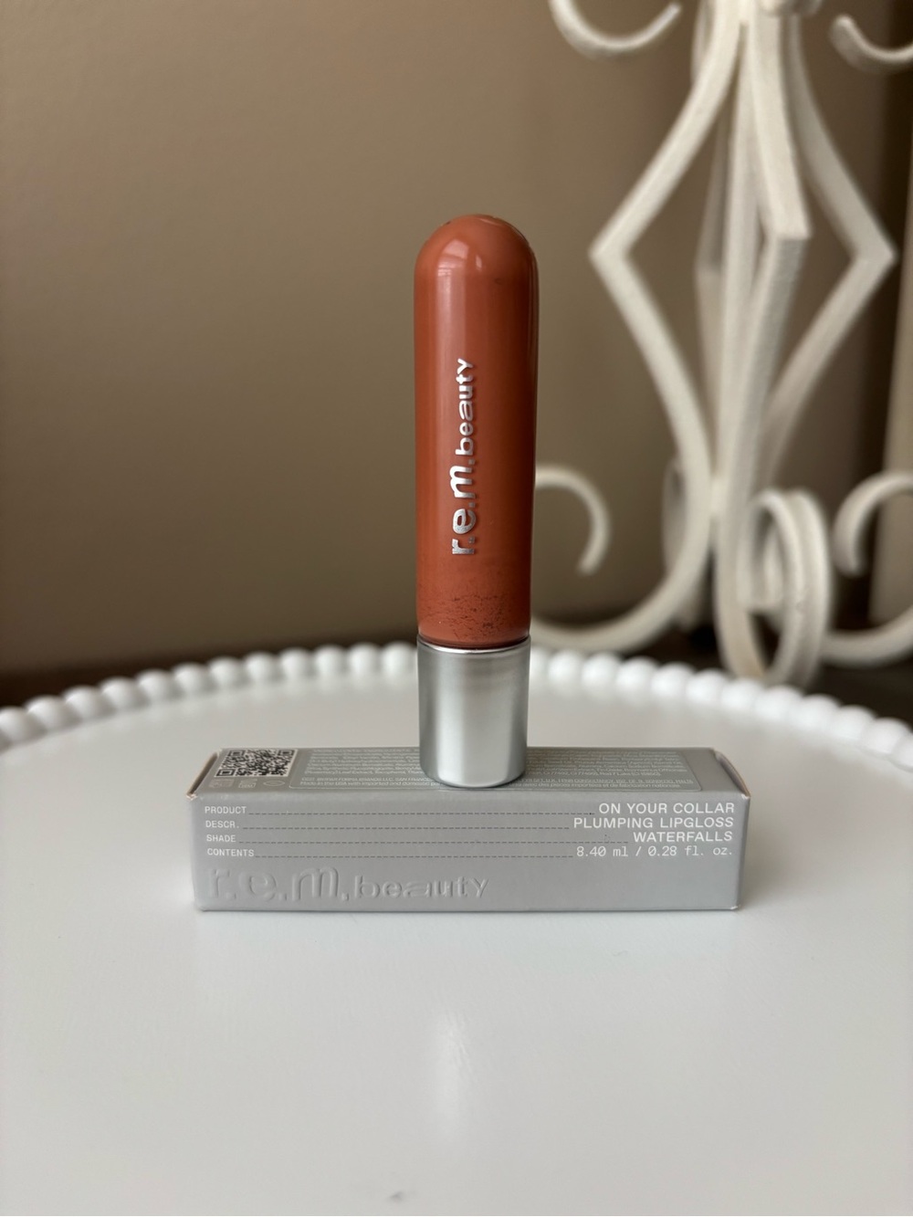 r.e.m On Your Collar Plumping Lipgloss - Waterfalls